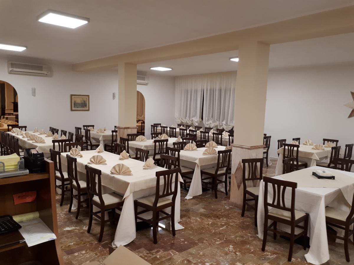 Hotel La Collinetta Sas Montazzoli Exterior foto